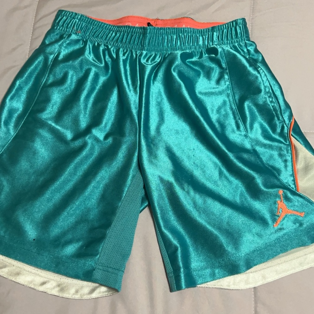 Nike Air Jordan Young Boys L Shorts